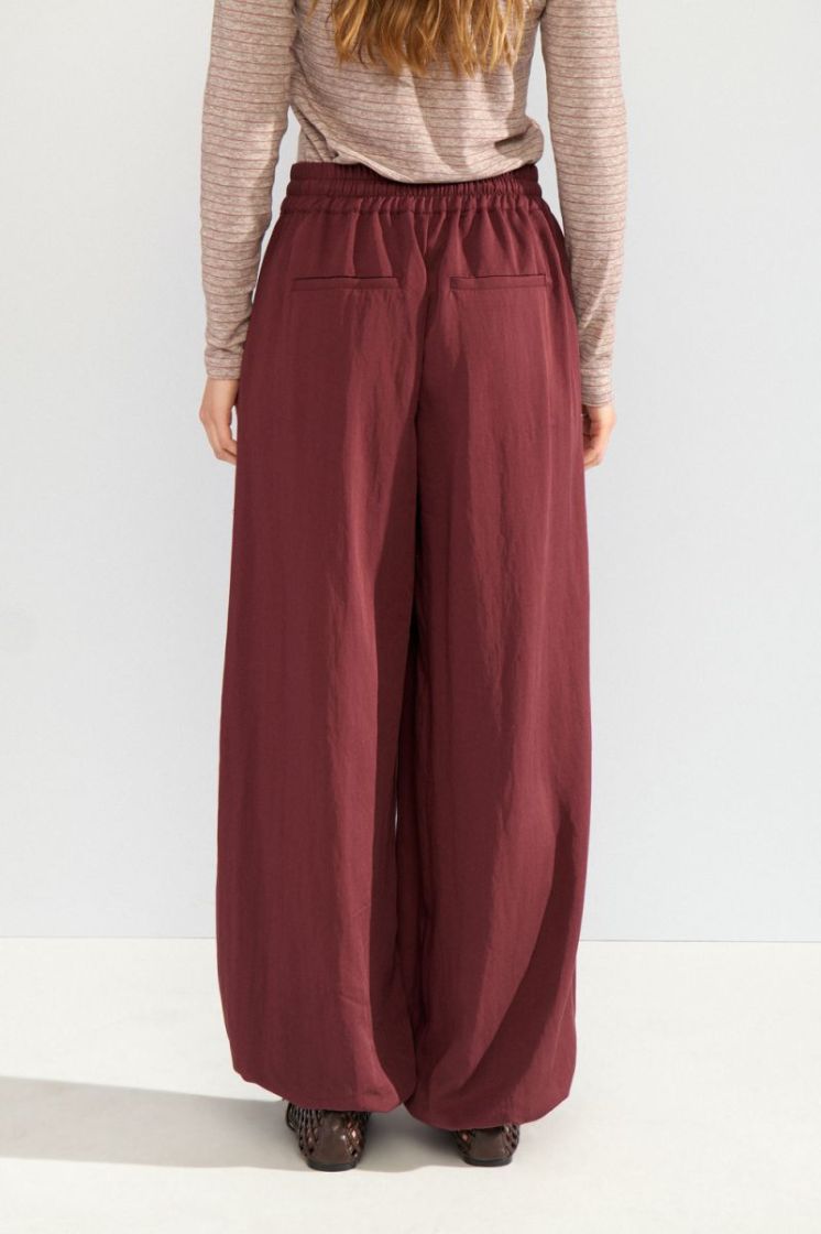Svala parachute pants 2730 Fig